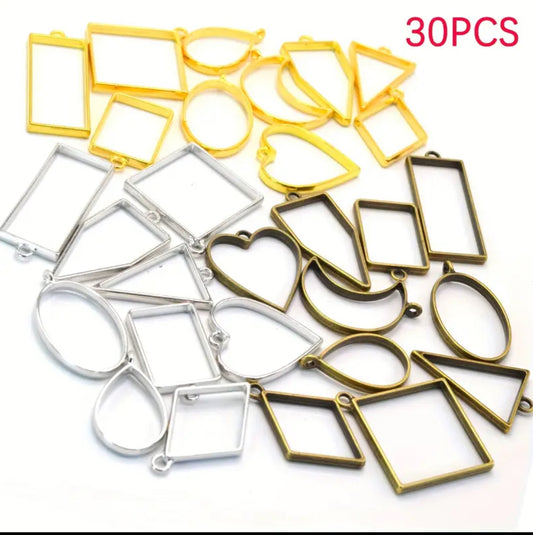30-piece Hollow Geometric Frame Pendant Kit